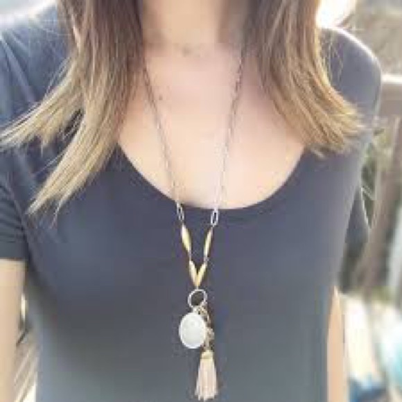 Stella & Dot Victoria Pendant Necklace - Picture 3 of 3